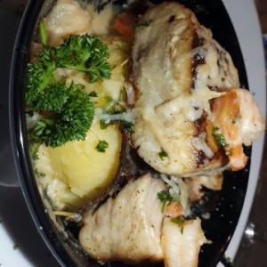 robalo al graten con camarones