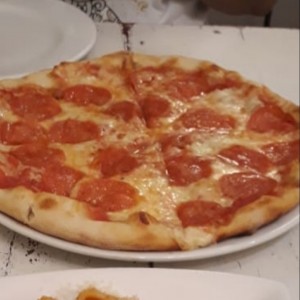Pizza de pepperoni 