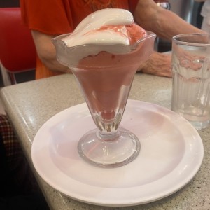 Helado de cereza con malva