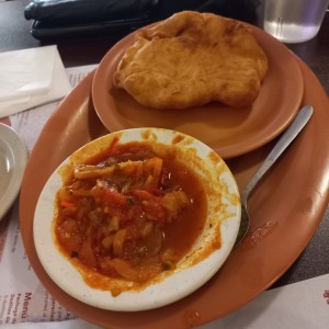 Hojaldre con salsa
