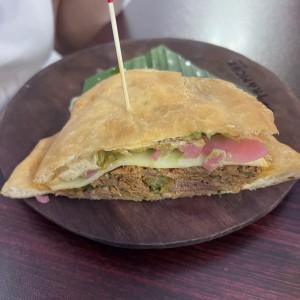 Emparedado De Ropa Vieja