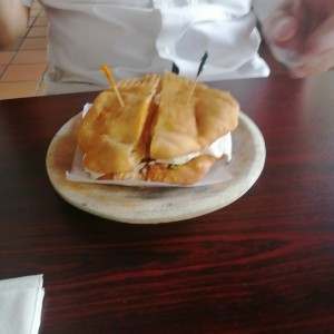 Emparedado de bacon y huevo