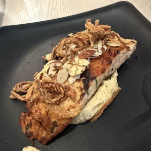 Salmón (8 Oz) al estilo Mediterráneo