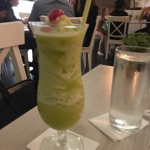 limonada con hierba buena