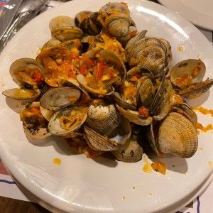 Almejas al Ajillo