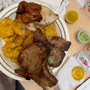 chuleta + 1/4 de pollo asado