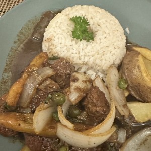 Platos Fuertes - Lomo Saltado