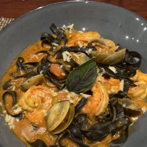 Platos Fuertes - Fetuccini Maremonti