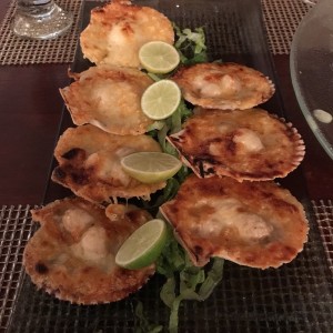 CONCHAS A LA PARMESANA  (10 unid.)