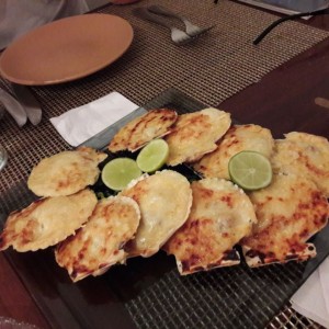 CONCHAS A LA PARMESANA  (10 unid.)