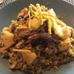 ARROZ CON LOMO Y LANGOSTINOS AL CURRY