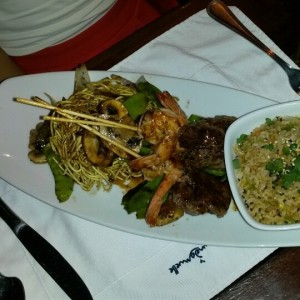 Tepanyaki de lomo y langostinos