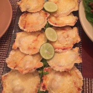 CONCHAS A LA PARMESANA (10 unid.)