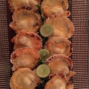 CONCHAS A LA PARMESANA  (10 unid.)