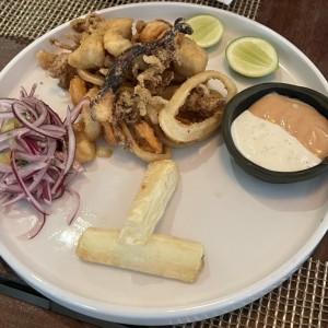 Chicharron de marisco