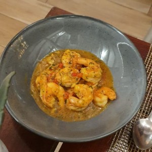 Camarones al ajillo