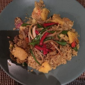 arroz con lomo y langostinos al curry