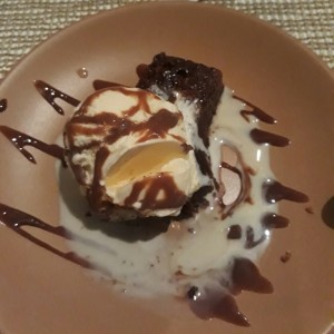 brownie con helado