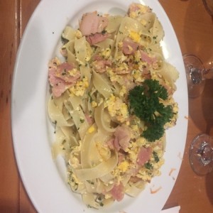 muy mala preparacion de esta carbonara el cocinero dejo cuajar los huevos
