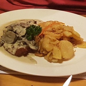 Jagerschnitzel -Escalopas de Pollo Empanizadas "Estilo Cazador"