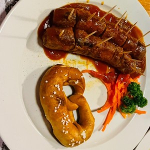 WURST - Currywurst y Pretzel