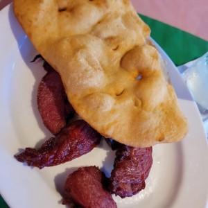 Tasajo de Res y Hojaldre