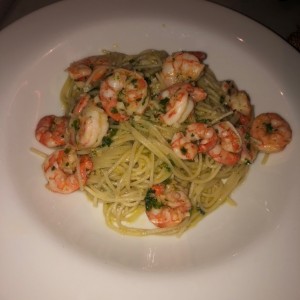 Spaghetti con camarones al Olio