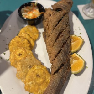 MARISCOS - Corvina Frita Entera