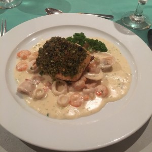 salmon crocante con pistachos