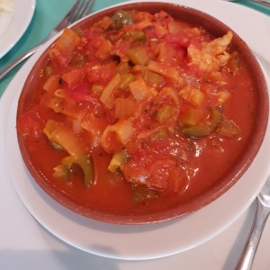 Corvina en salsa criolla