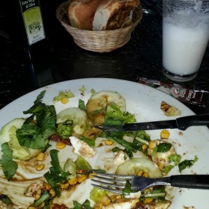 Ensalada buffala (A medio comer) buenisima!!