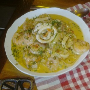 pasta alla genovese con frutti di mare