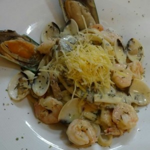 Fettuccine frutos del mar.
