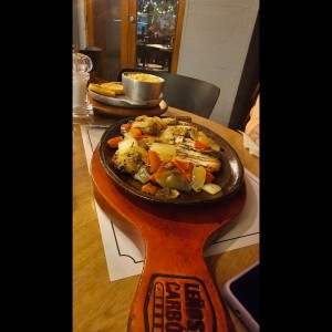 pollo a la brasa con vegetales