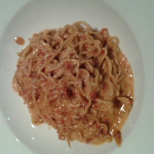 Spaghetti al pesto rojo
