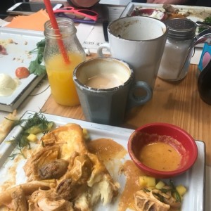 oppps, no aguante... pedimos thai y stroganoff