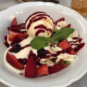 Pavlova de fresas