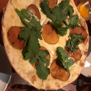 Pizza manzana caramelizada