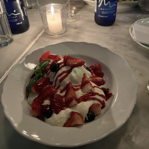 Pavlova de frutos rojos