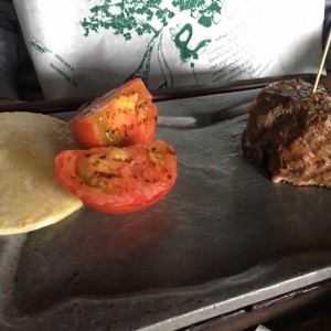Ribeye con tomate asado