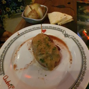 Filet Mignon (164 Gramos) con Papa Salada