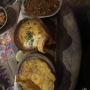 Sopa de mariscos mixtos y arroz con coco
