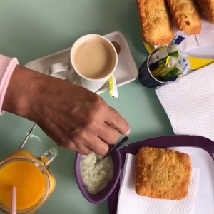 pastelitos de carne y de pollo