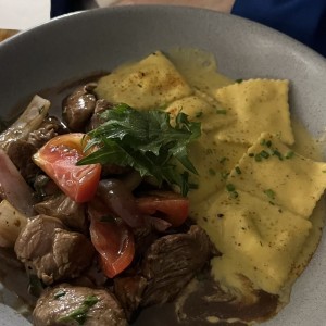 Lomo saltado con pasta 