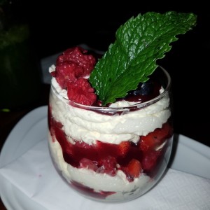 Pavlova de frutos rojos