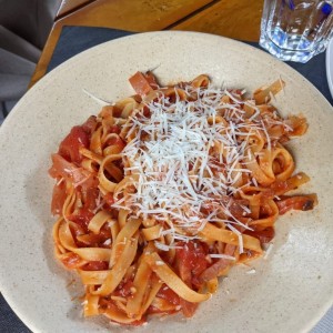 Fetuccini all'a amatriciana