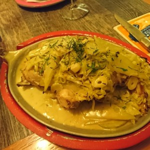 conejo en salsa de queso azul
