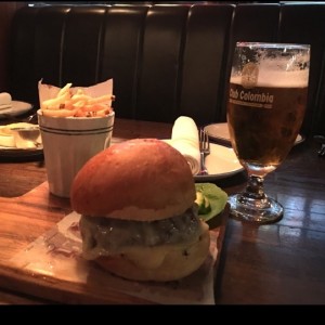 THE UGLY AMERICAN BURGER