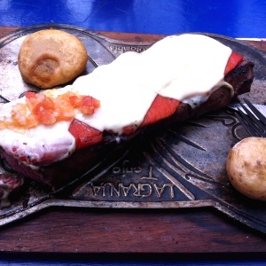 Punta de anca (gratinada con pimentones)