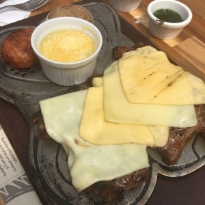 Churrasco con salsa tres quesos